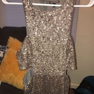 Sequence open side dress